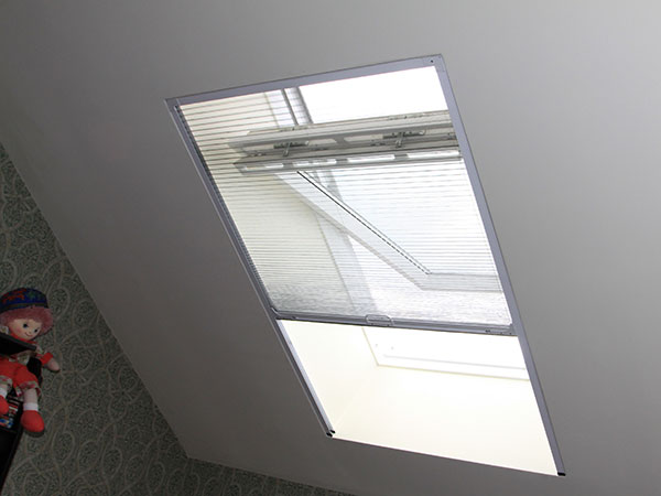 Москитная сетка ПЛИССЕ для мансардных окон вертикальная